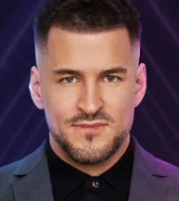 Izak, Creator